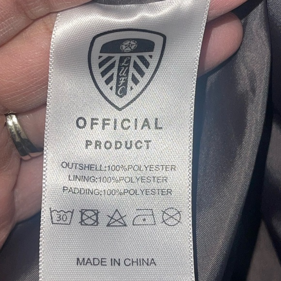 LUFC- Leeds United Football Club vest. Size large. GUC - Picture 9 of 9